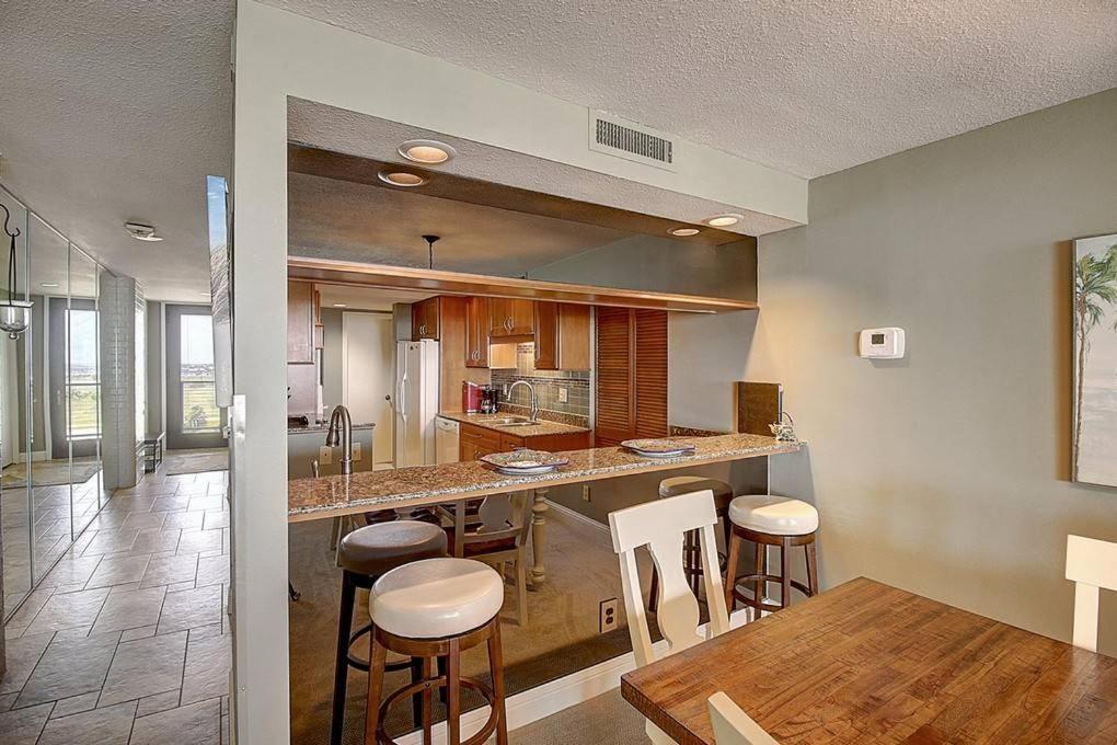Sunrises And Ocean Views In This 2 Bedroom 2 Bath Port Aransas Extérieur photo